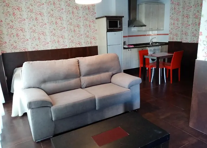 Aparthotel Astilleros 3*